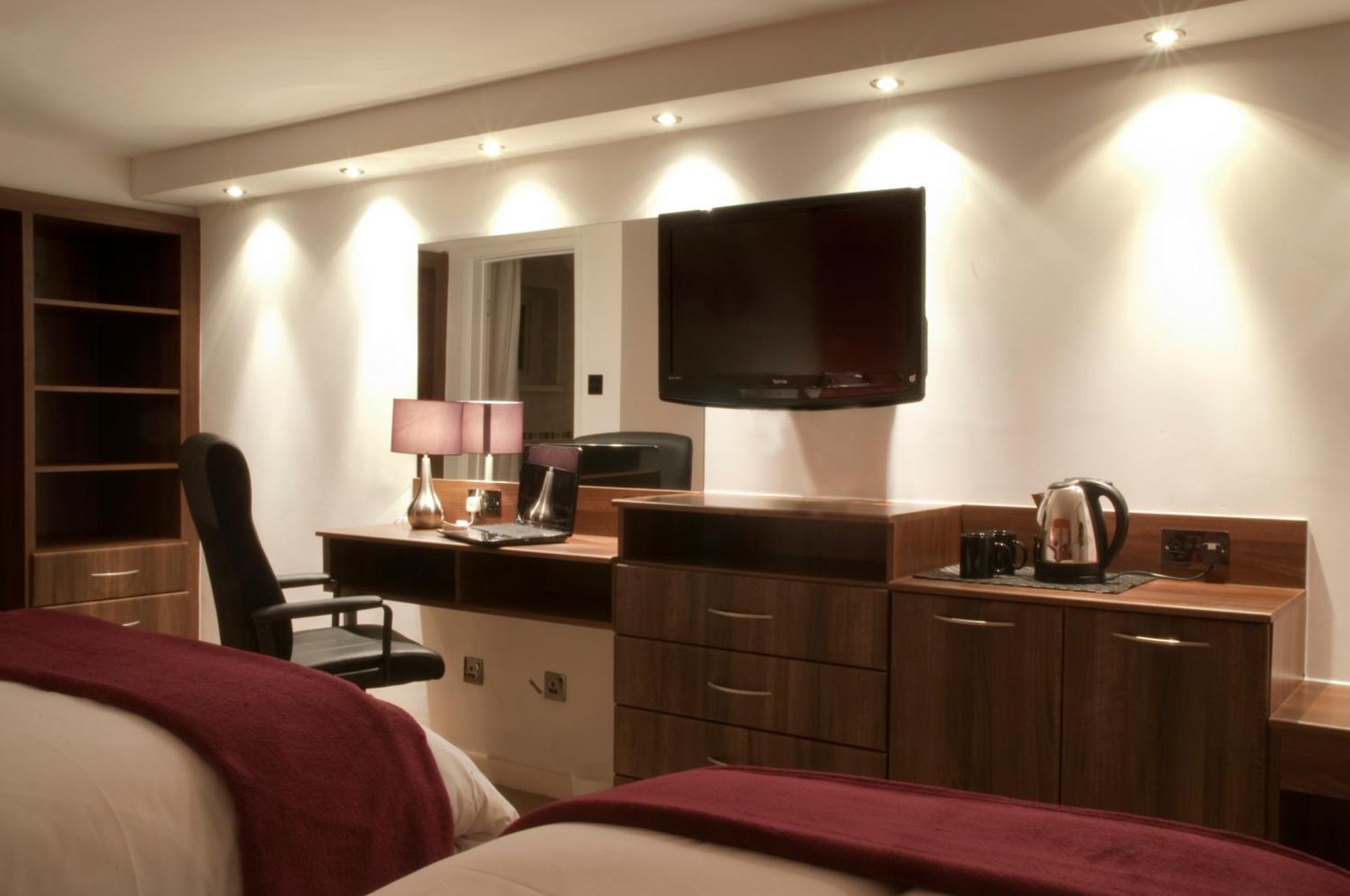 Haveli Hotel Hensol Kültér fotó